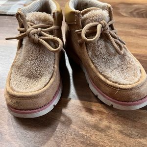 Size 9 light brown bootie osh kosh